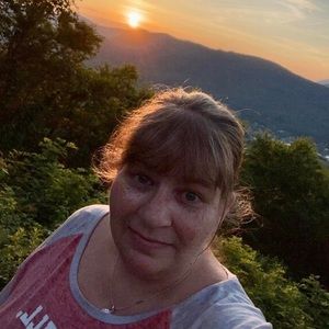 Meet your Posher, Suzie